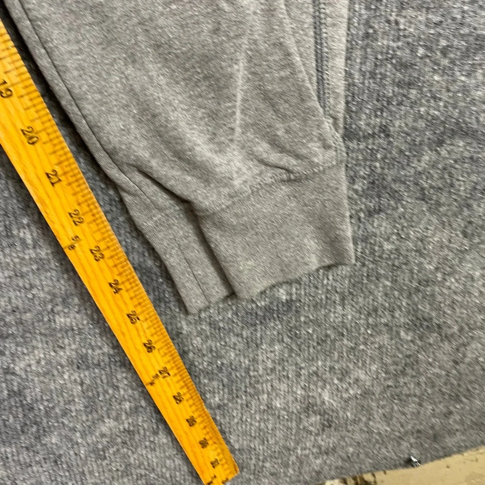 The North Face Mens Heritage Patch Joggers Heather Grey Sweatpants NF0A7WXI Med